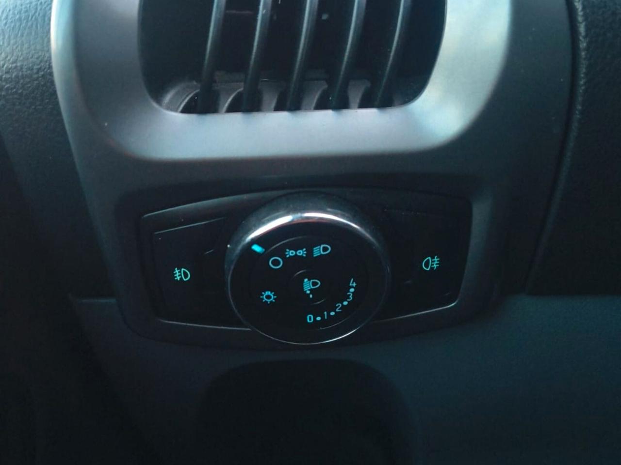 Ford Tourneo Custom 300 2.2 TDCi 100CV PC Trend