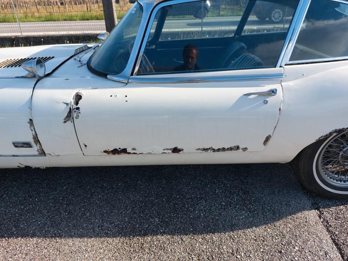 Jaguar E-Type 4200 Coupè del 1966
