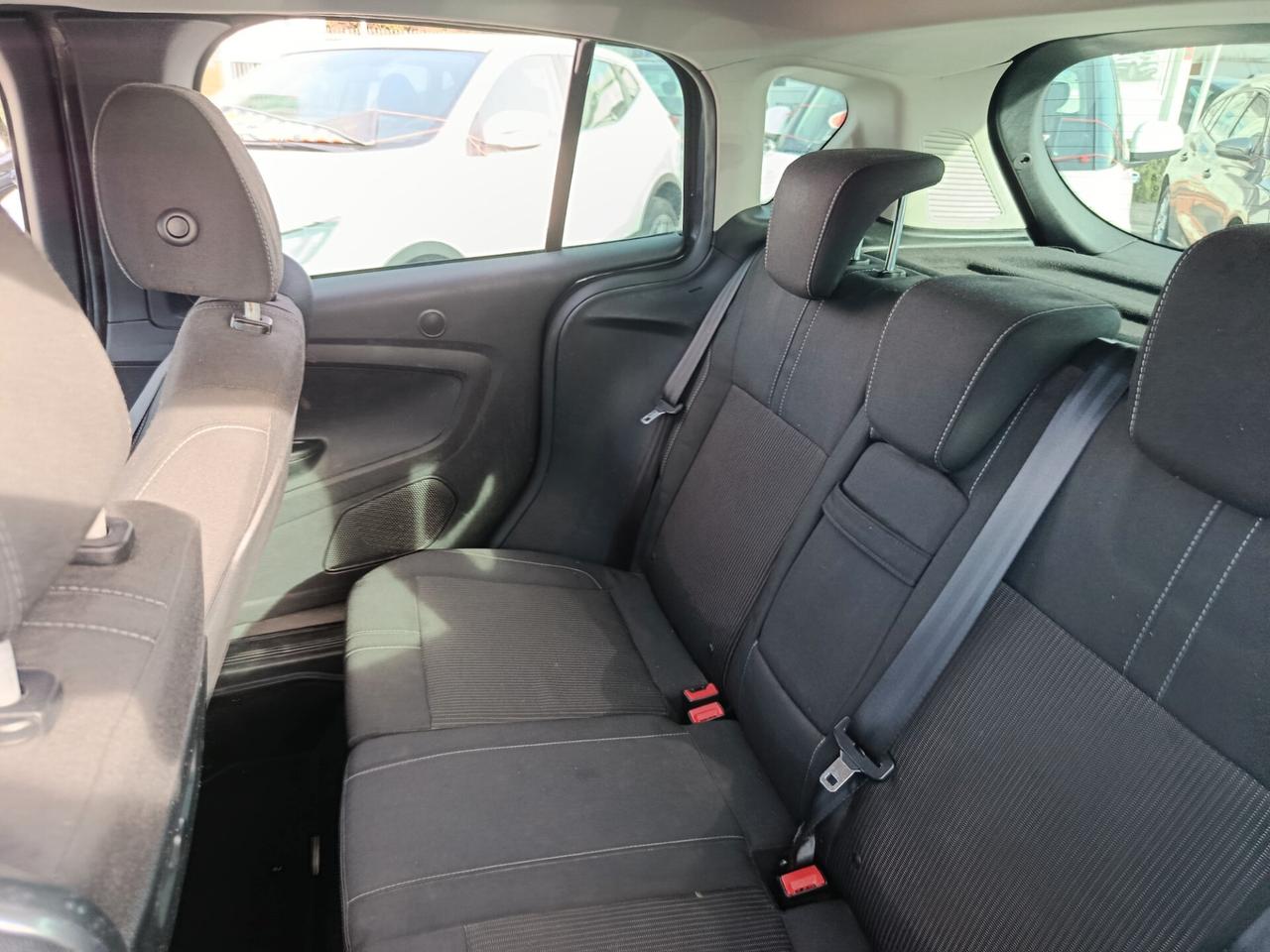 Ford B-Max 1.6 TDCi 95 CV Business Titanium