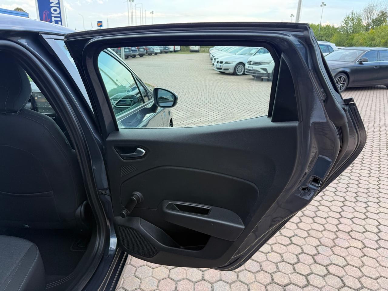 Renault Clio TCe 90 CV 5 porte OK NEOPATENTATI