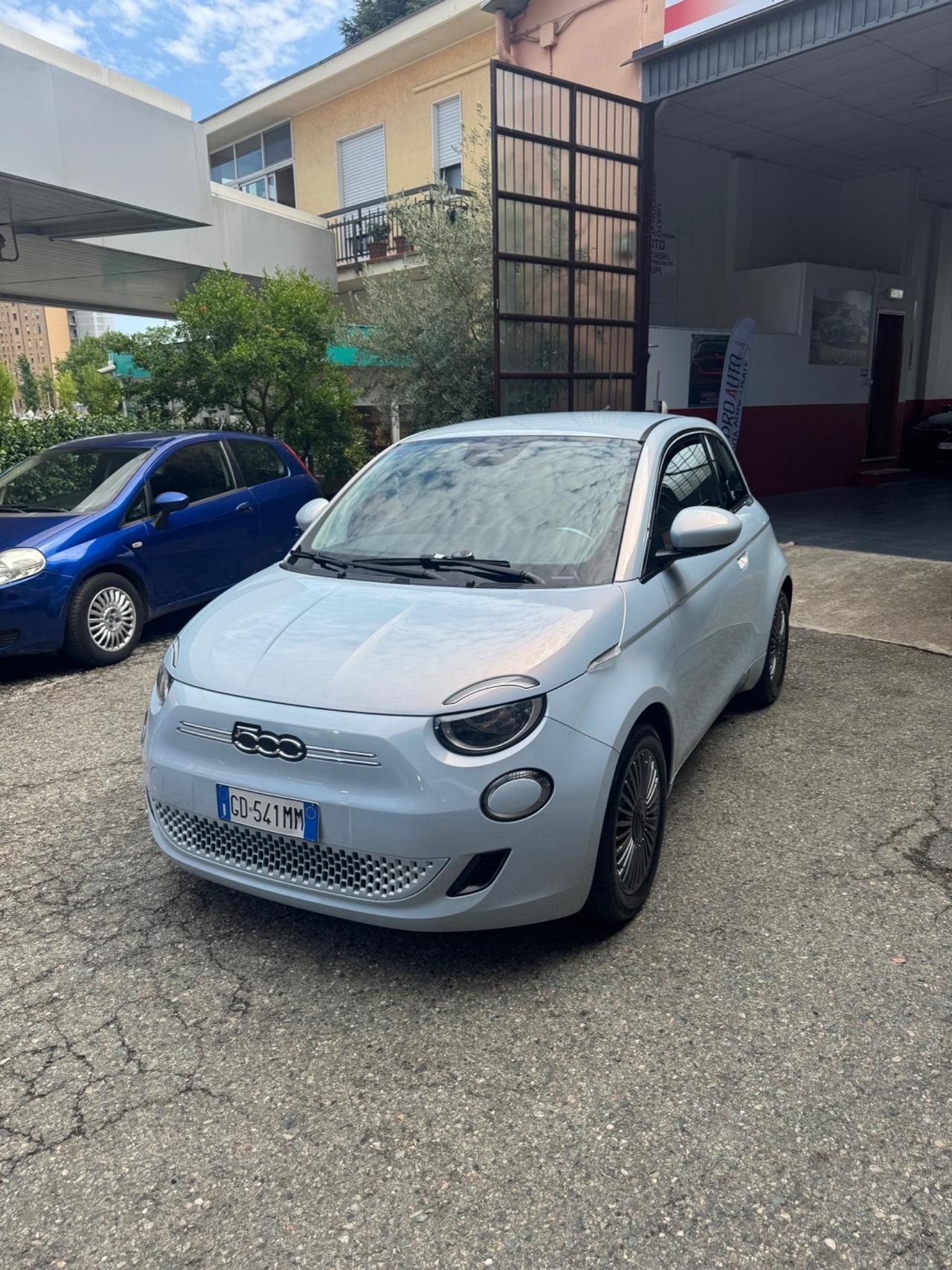 Fiat 500 500e Berlina 42 kWh Icon