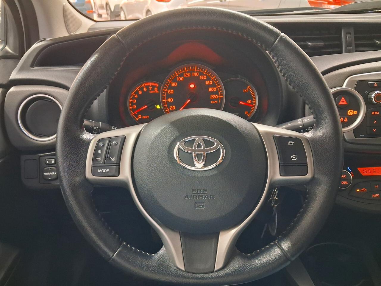 Toyota Yaris 1.0 5 porte Lounge