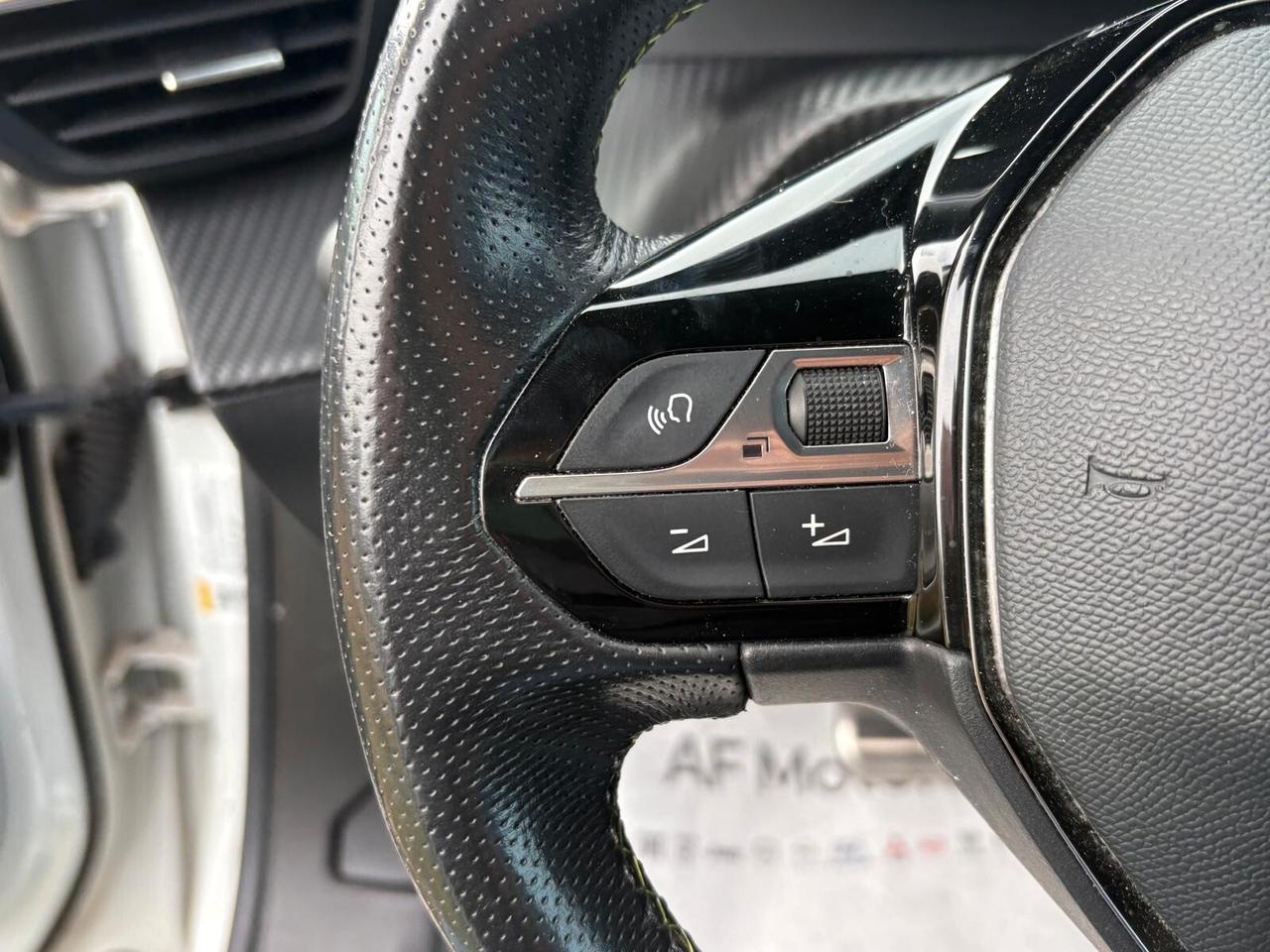 Peugeot 2008 motore elettrico 136 CV GT Pack