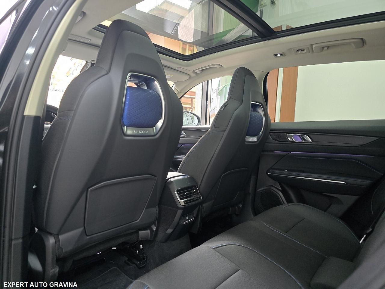 LYNK & CO 01 PLUG-IN **TOTAL BLACK**