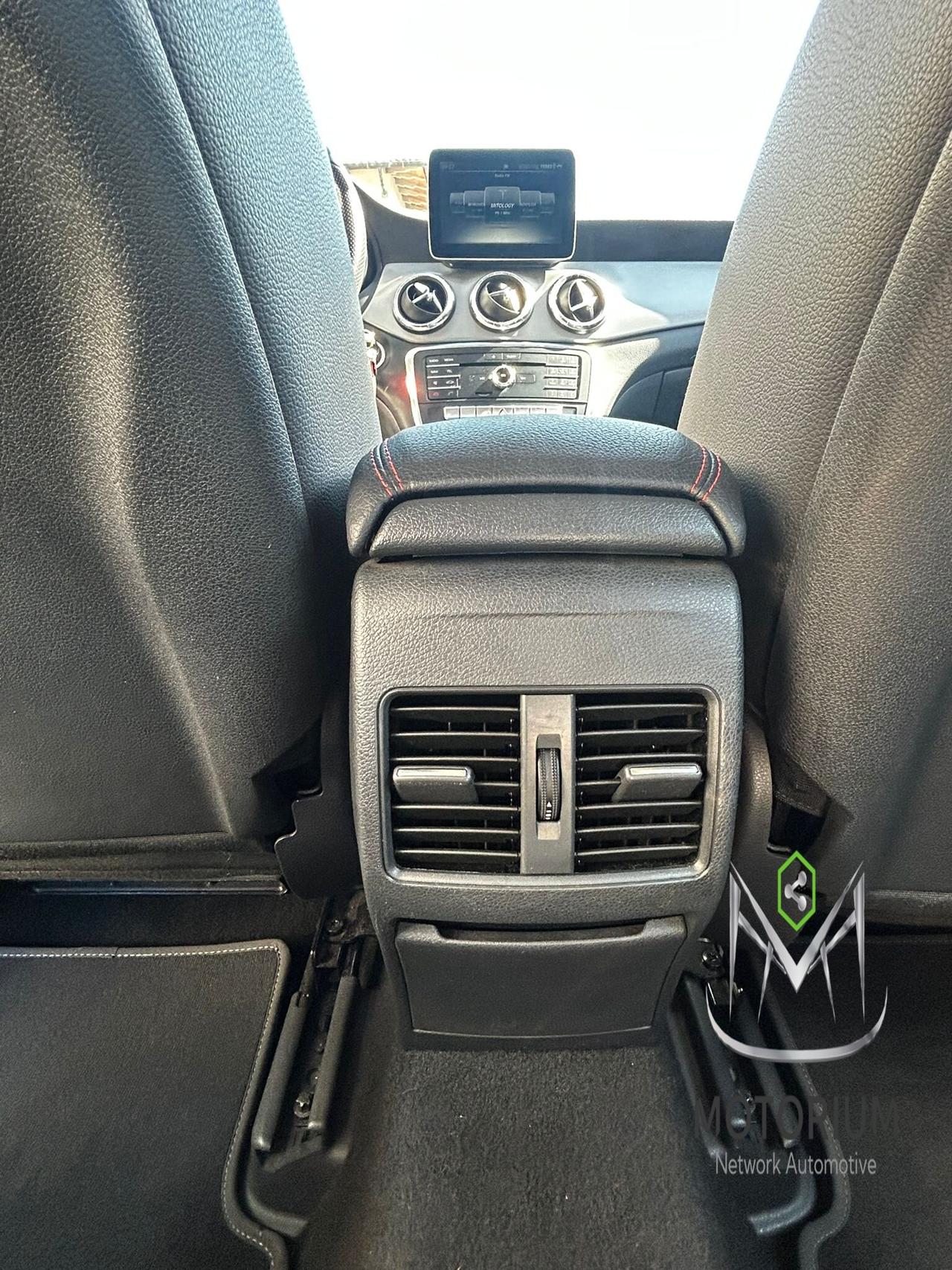 Mercedes-Benz CLA 180D