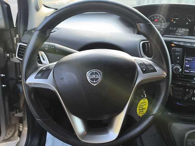 Lancia Ypsilon 1.0 FireFly 5 porte S&S Hybrid GOLD