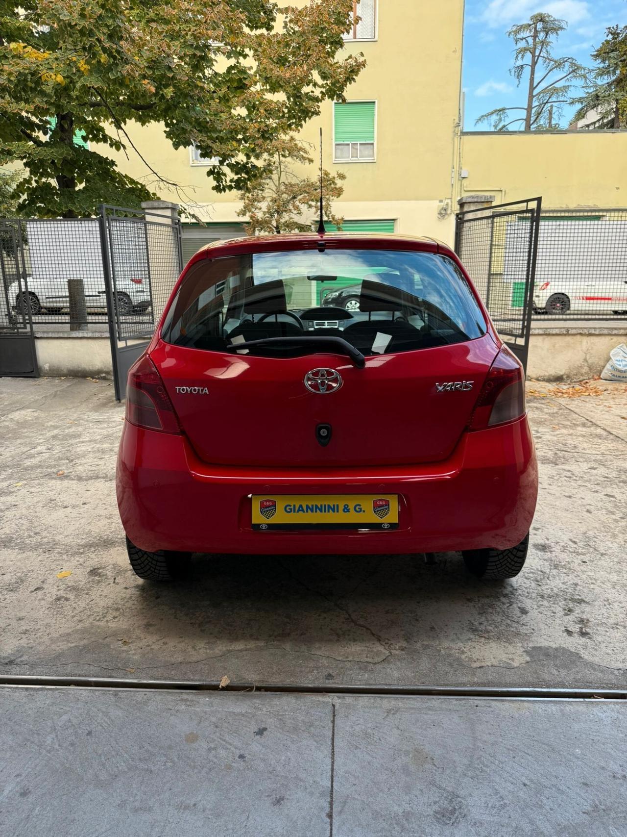 Toyota Yaris 1.0 5 porte