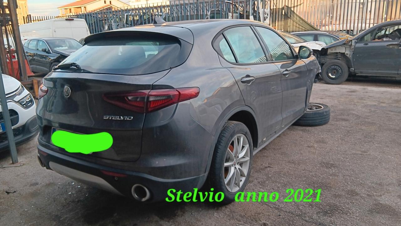 Alfa Romeo Stelvio incidentata sinistrata mondialcars 021