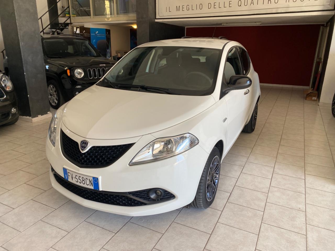 Lancia Ypsilon 1.2 69 CV 5 porte GPL Ecochic Gold