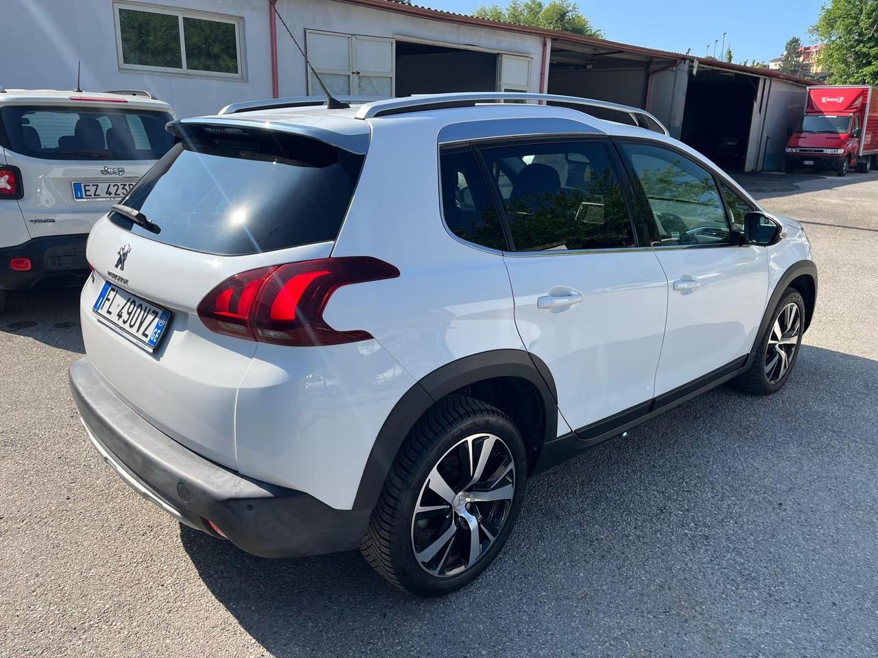 Peugeot 2008 -1.5 blue hdi allure-km 60000-10/2017