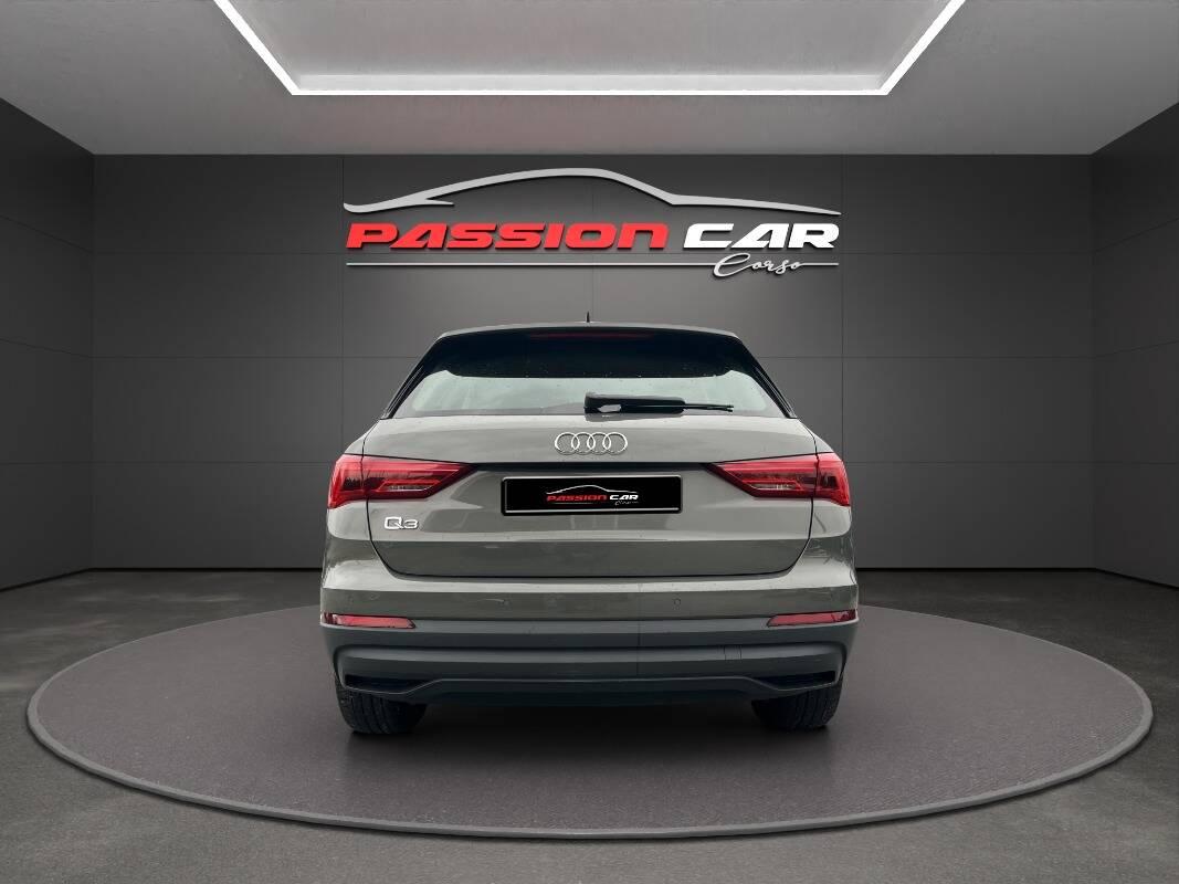 Audi Q3 35 1.5 tfsi mhev Business s-tronic