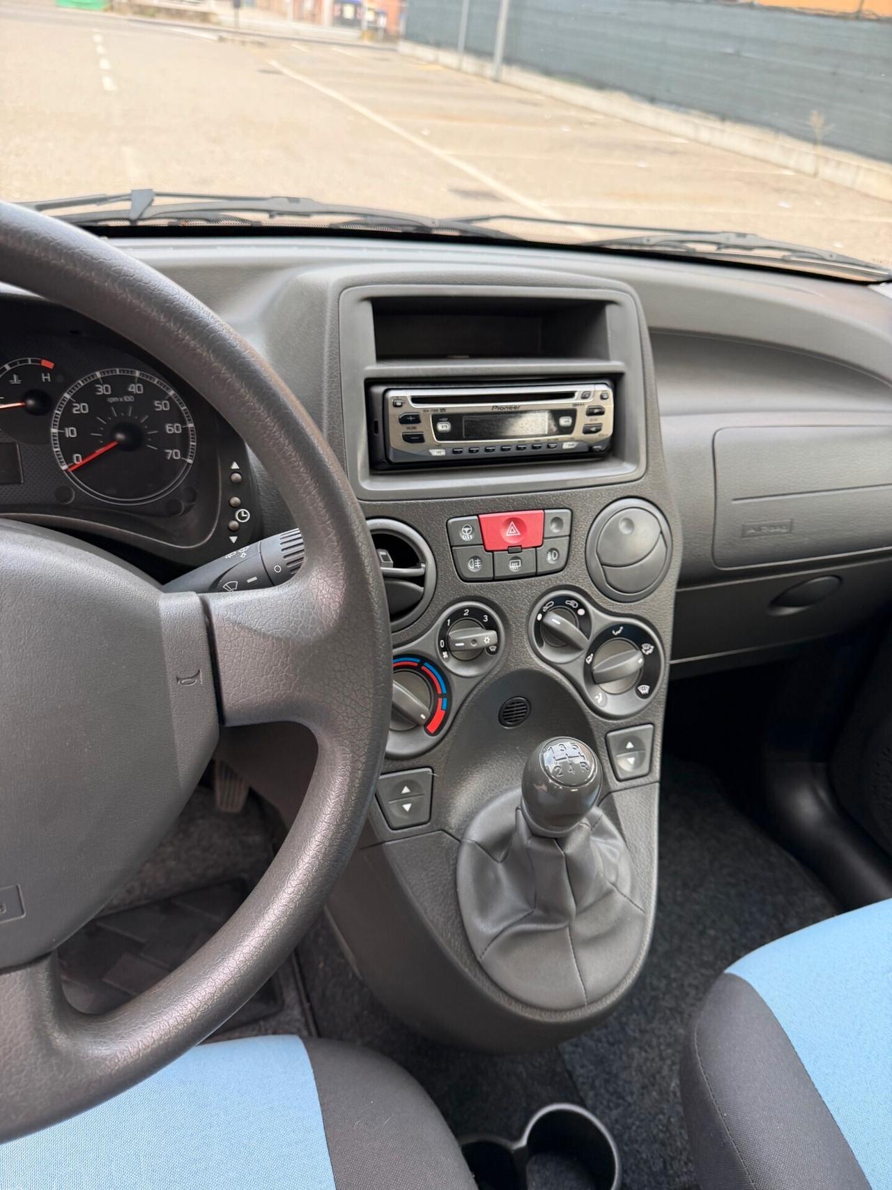 Fiat Panda 1.3 MJT - NEOPATENTATI - 12 MESI DI GARANZIA -