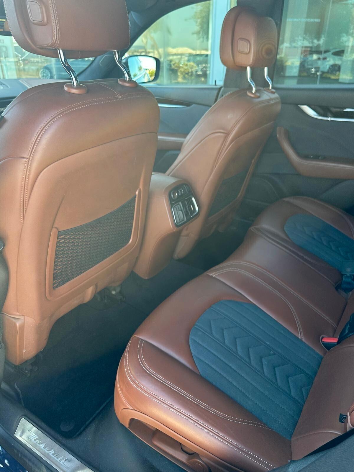 Maserati Levante Granlusso 350cv offerta T-Stock prezzo imperdibile