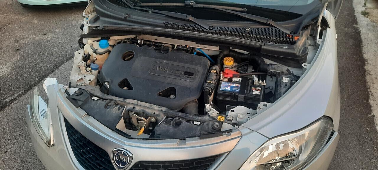 Lancia Ypsilon 0.9 TwinAir 85 CV 5 porte Metano Ecochic Mya