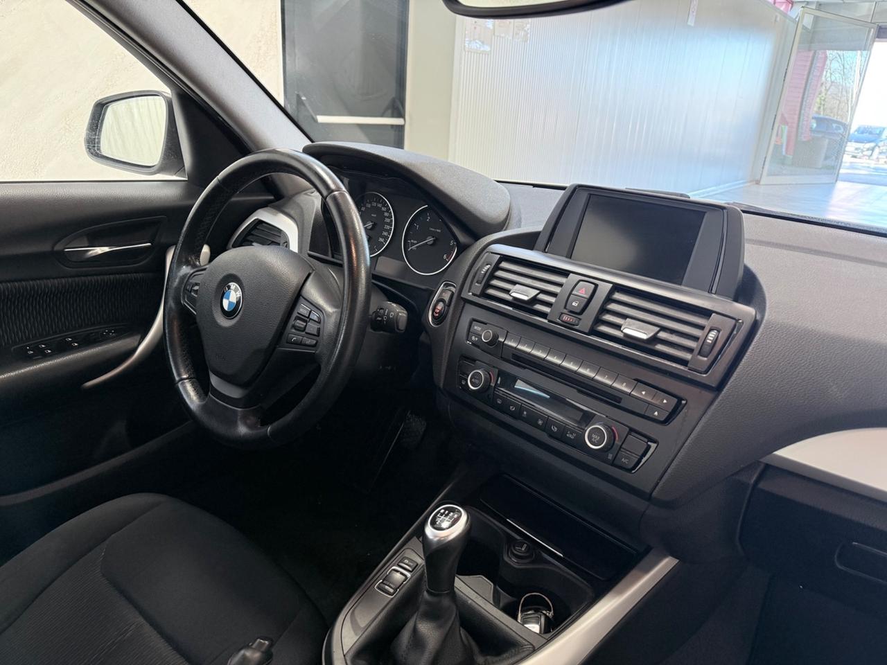 Bmw 116 116d 5p. Urban