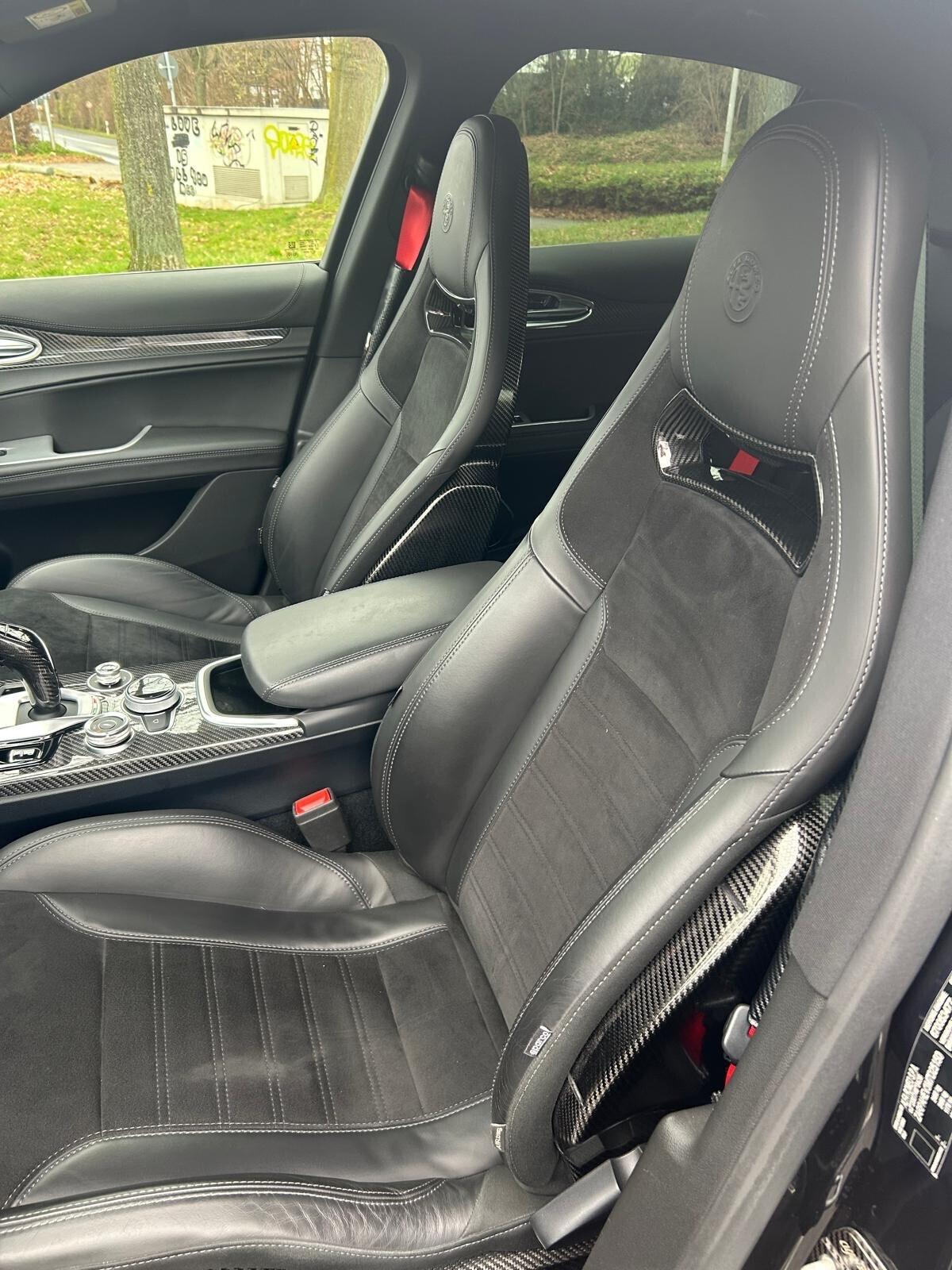 A.R. Stelvio Quadrifoglio 510 CV-22 omologati-Sparco-Carbonio