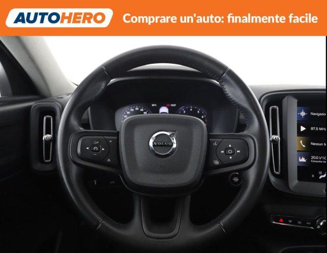 VOLVO XC40 T2 Momentum Core