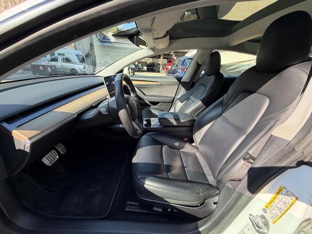 TESLA Model 3 Long Range AWD Performance