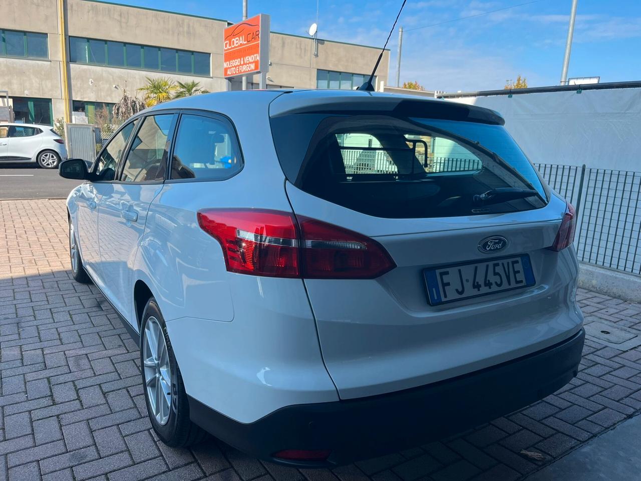 Ford Focus 1.5 TDCi 120 CV SW Business autocarro N1