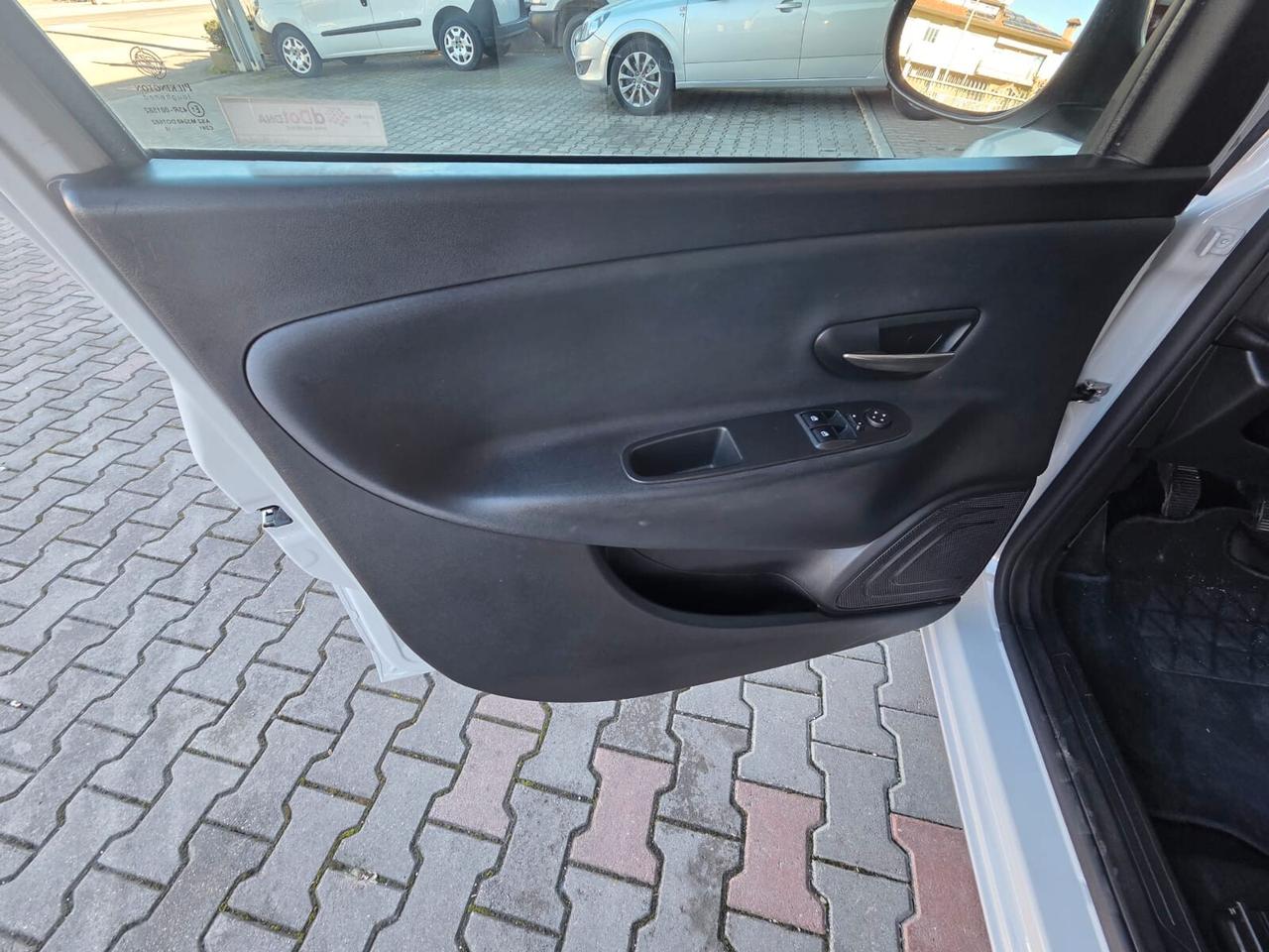 Lancia Ypsilon 1.2 69 CV 5 porte GPL Ecochic Gold