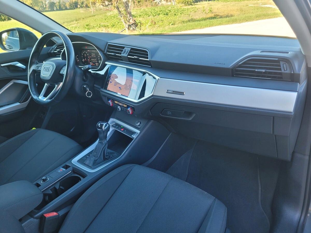 Audi Q3 SPB 45 TFSI e S tronic Business Plus