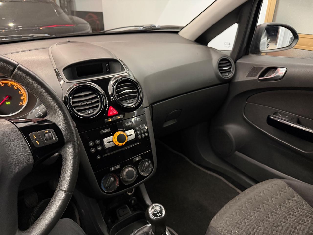 Opel Corsa 3p 1.2 Edition (elective) 85cv -104-