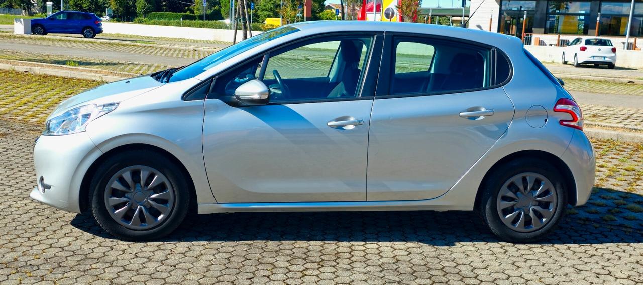 Peugeot 208 full optional Metano garantita 12 mesi