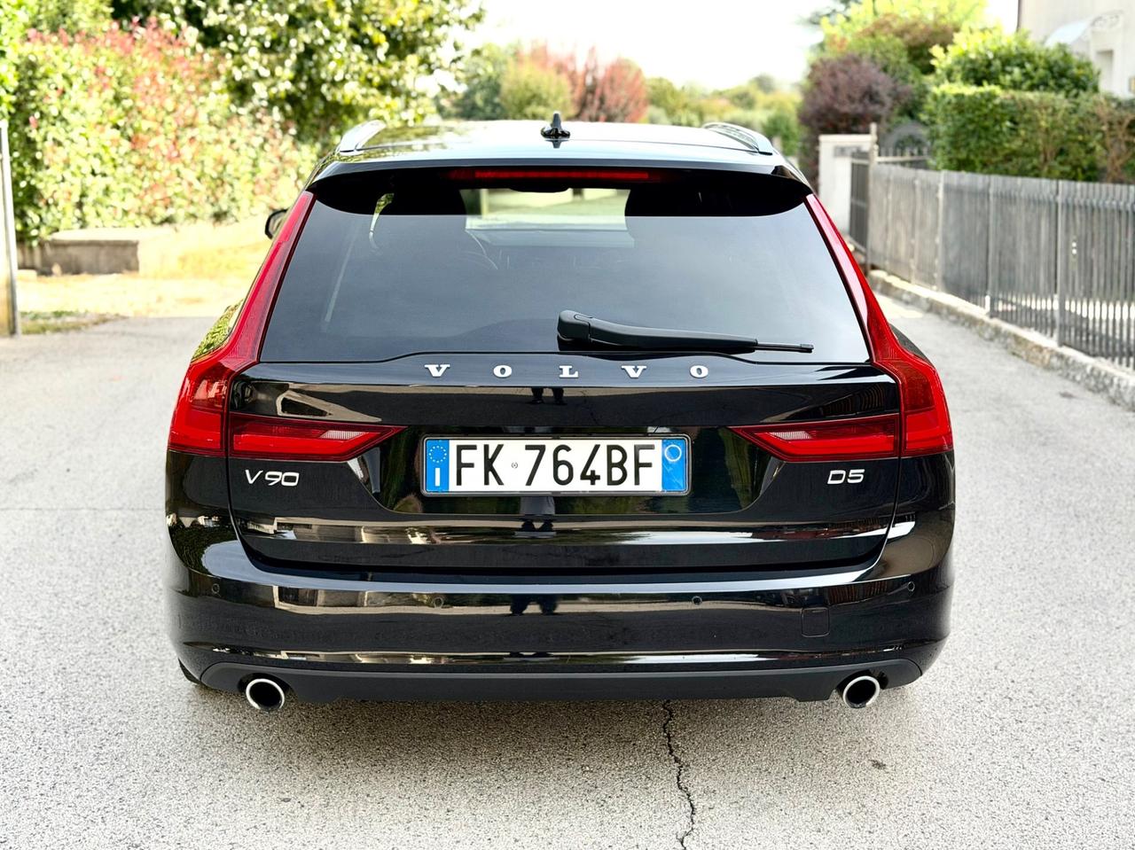 Volvo V90 D5 AWD Geartronic Momentum