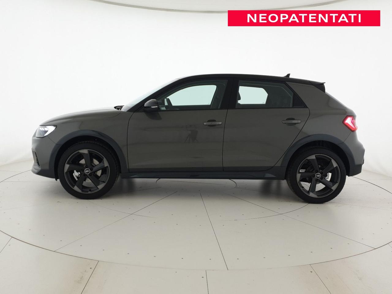 Allstreet 30TFSI 116CV S tronic Identity Contrast