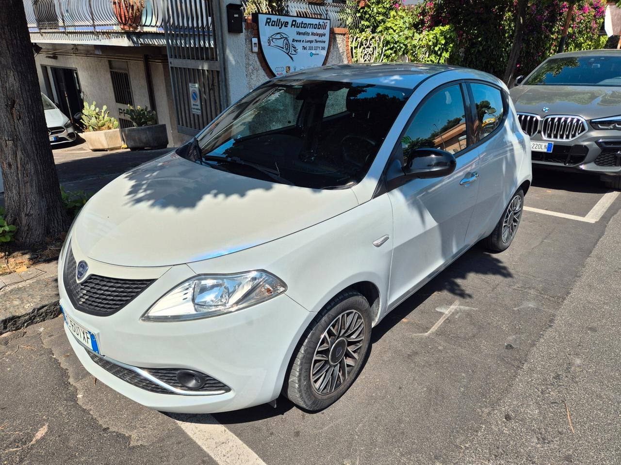 Lancia Ypsilon 1.2 69 CV 5 porte S&S Platinum