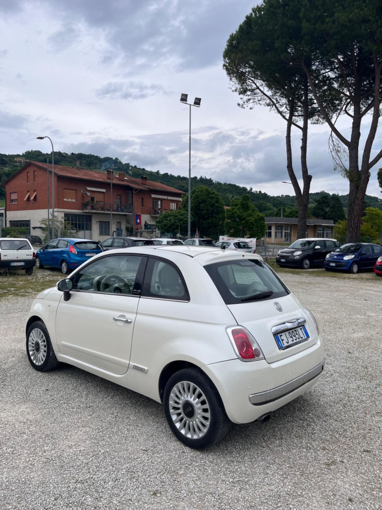 Fiat 500 1.3 Multijet Lounge 2010 120000 km PERLA