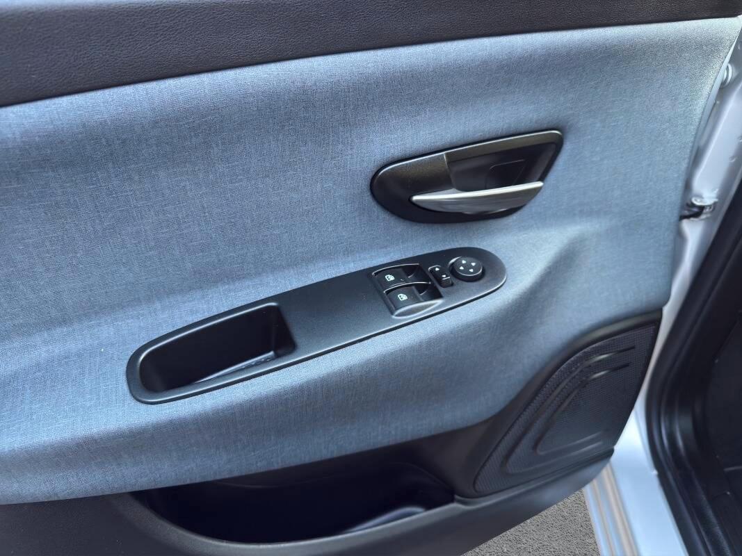 Lancia Ypsilon III 1.0 firefly hybrid Silver s&s 70cv