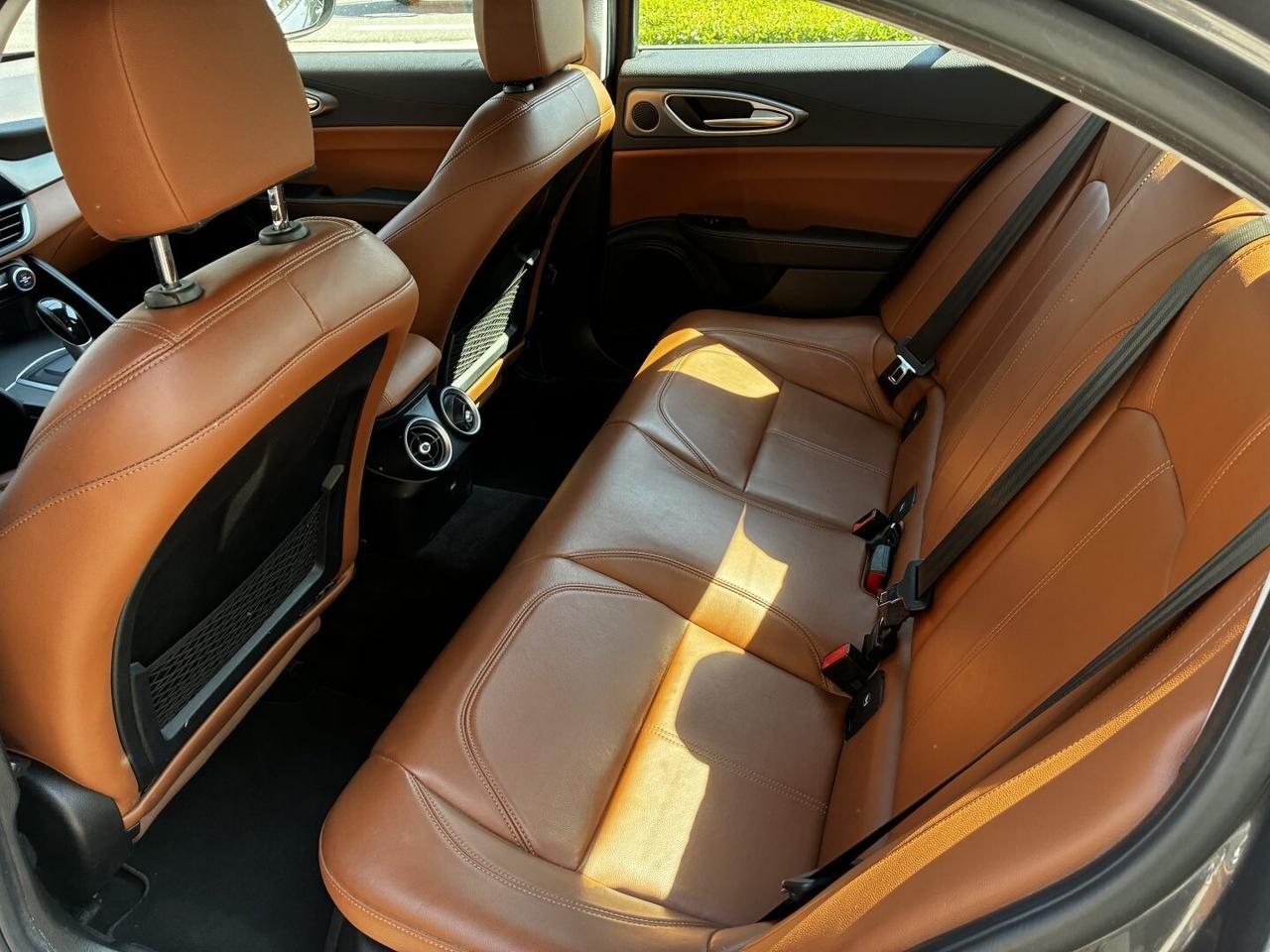 Alfa Romeo Giulia AT8 180cv cambio automatico