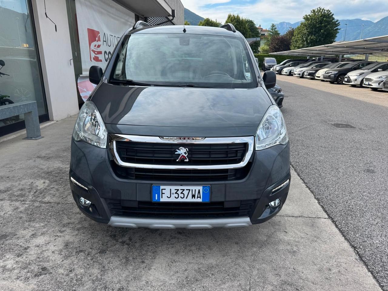 Peugeot Partner Tepee BlueHDi 100 Outdoor