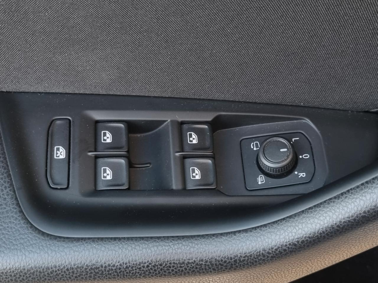 Volkswagen Passat VIII Variant 2.0 tdi Business 12