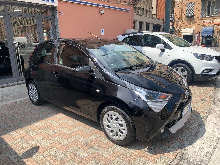 Toyota Aygo Connect 1.0 VVT-i 72CV 5 porte x-business