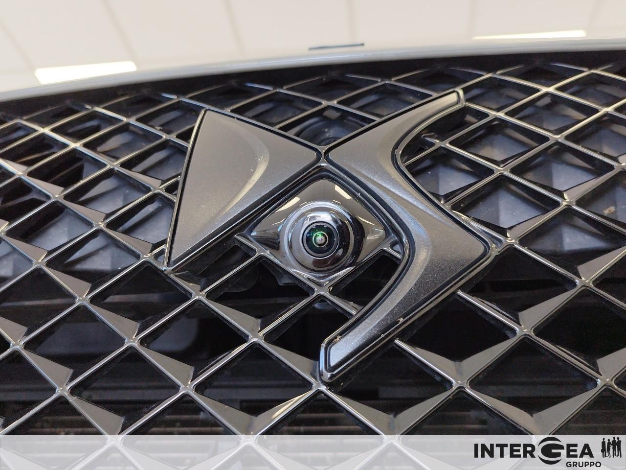 DS DS7 1.6 e-tense phev Performance Line 225cv auto