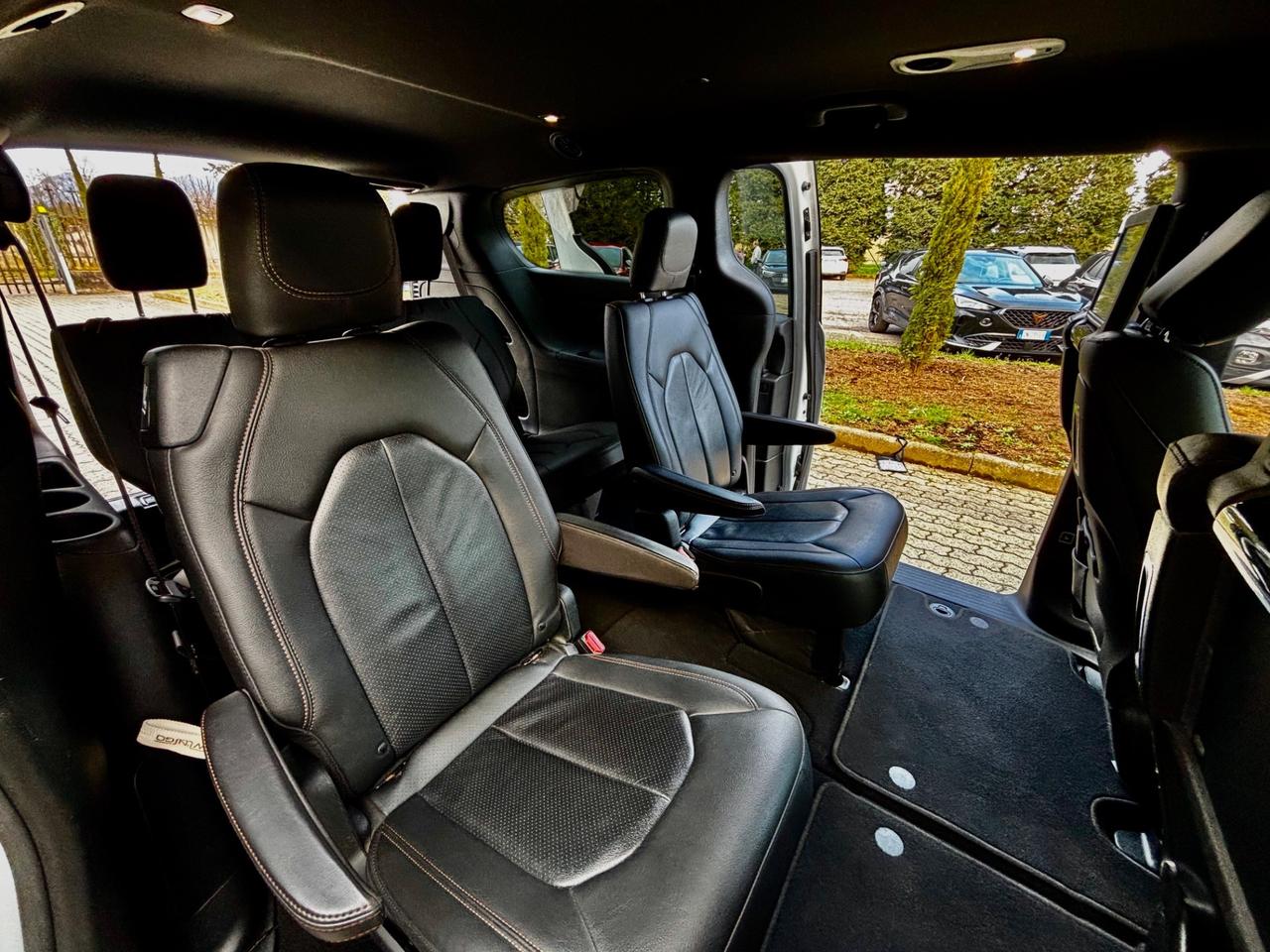 Chrysler Pacifica GPL TOURING S AUTOMATIC AT9 7 POSTI