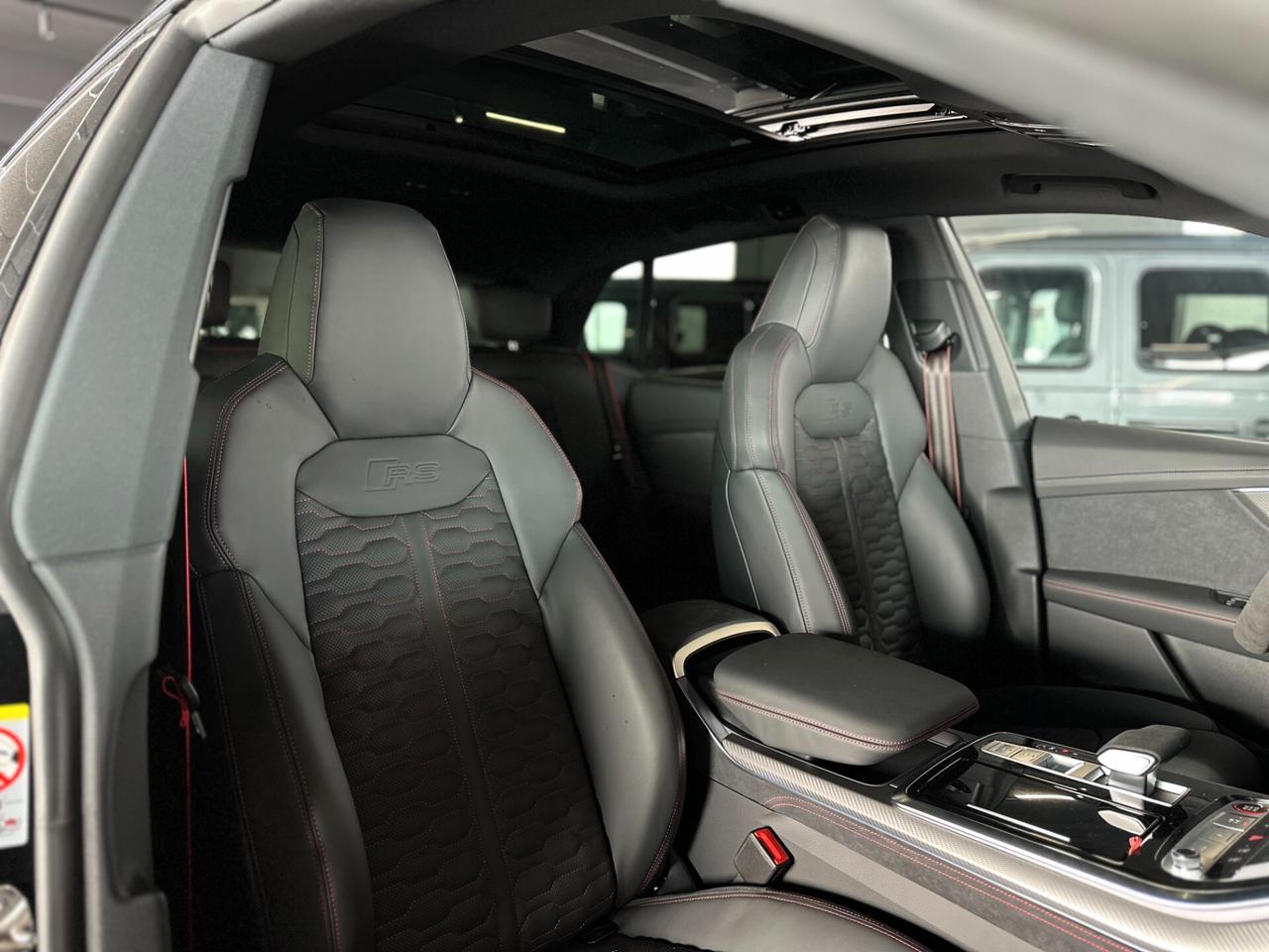 Audi Q8 RS SUV performance 471 kW tiptronic