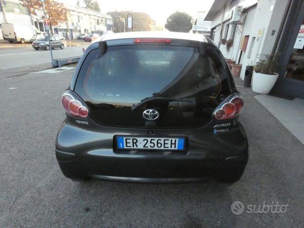 TOYOTA Aygo 1.0 12V VVT-i 5 porte Active Connect