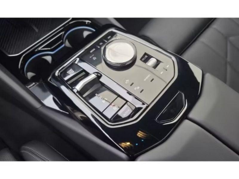 BMW Serie 5 520i sDrive M Sport Pro Gancio Iconic Glow 19" Tetto