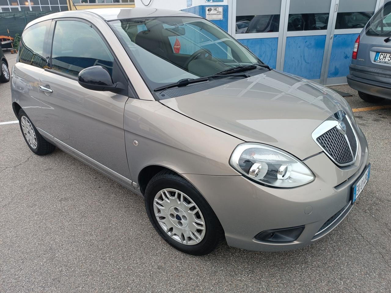 Lancia Ypsilon 1.2 69 CV Platinum
