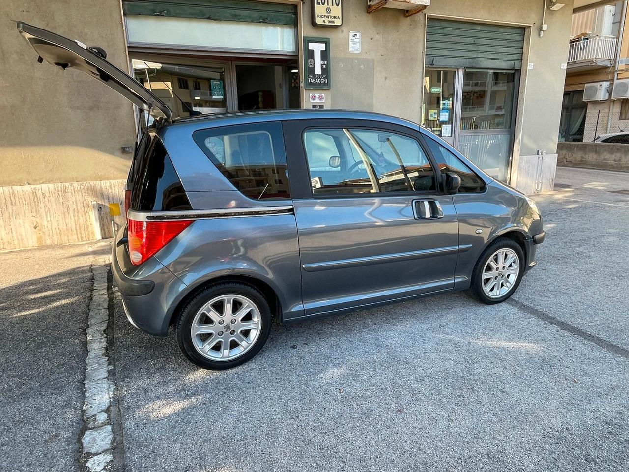 Peugeot 1007 1.4 HDi Happy