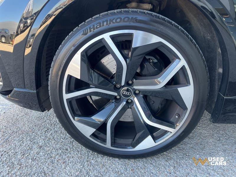 Audi Q8 RS TFSI V8 quattro tiptronic