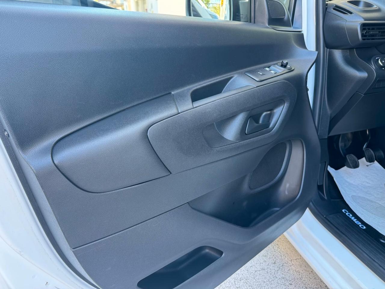 Opel Combo 1.5 DIESEL 3 POSTI GARANZIA 24 MESI