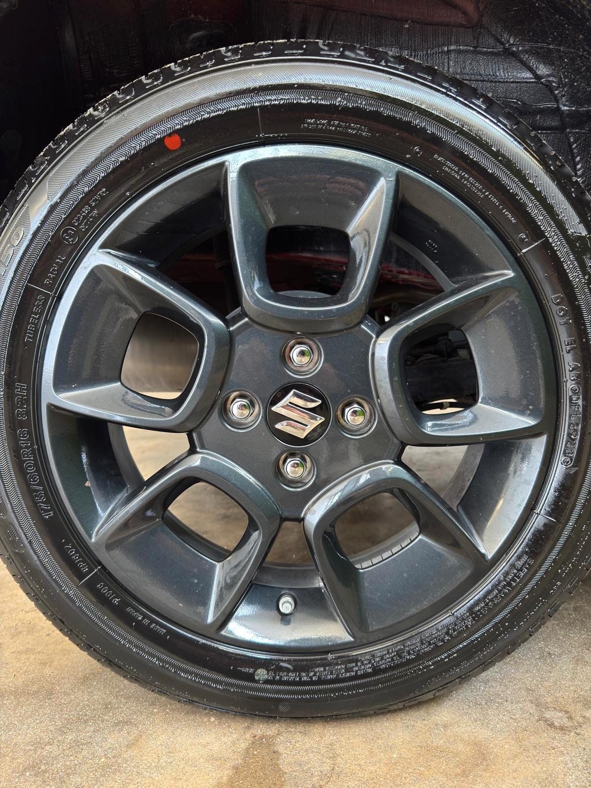 Suzuki Ignis 1.2 Hybrid Top