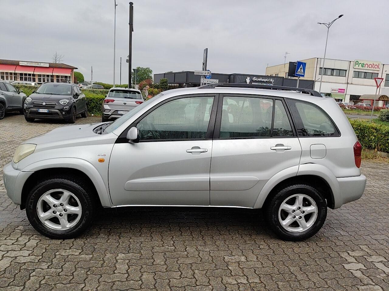 Toyota RAV 4 2.0 D-4D 5p Sol + Gancio