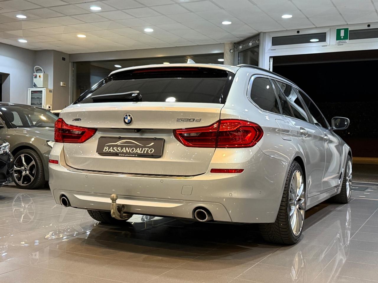 Bmw 520 G31Touring 520d xdrive Luxury GANCIO TRAINO !