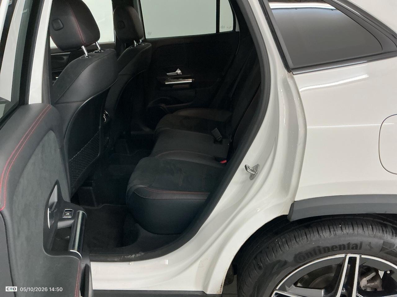 MERCEDES-BENZ GLA 180D 115CV AUTOMATIC AMG LINE ( FARI LED - AMBIENT LIGHTS - CRUISE - PELLE - NAVI PREMIUM - PARK ASSIST - TELECAMERA POST. - CERCHI 19 )