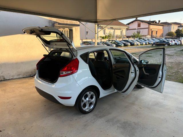 FORD Fiesta 1.4 5 porte Bz.- GPL Titanium OK NEOPAETNTATI